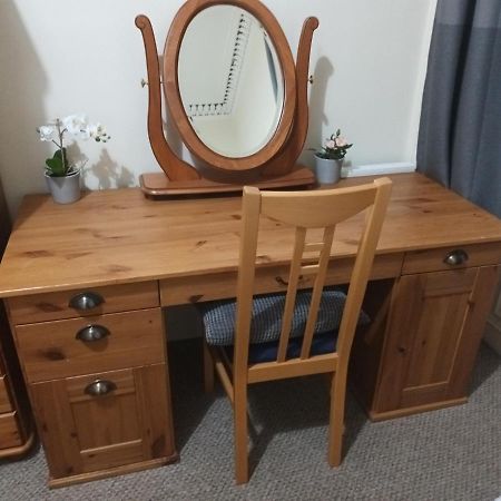 Central Two Bedroom Victorian Apartment With Free Parking 爱丁堡 外观 照片
