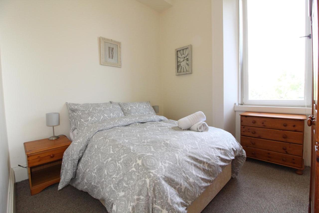 Central Two Bedroom Victorian Apartment With Free Parking 爱丁堡 外观 照片