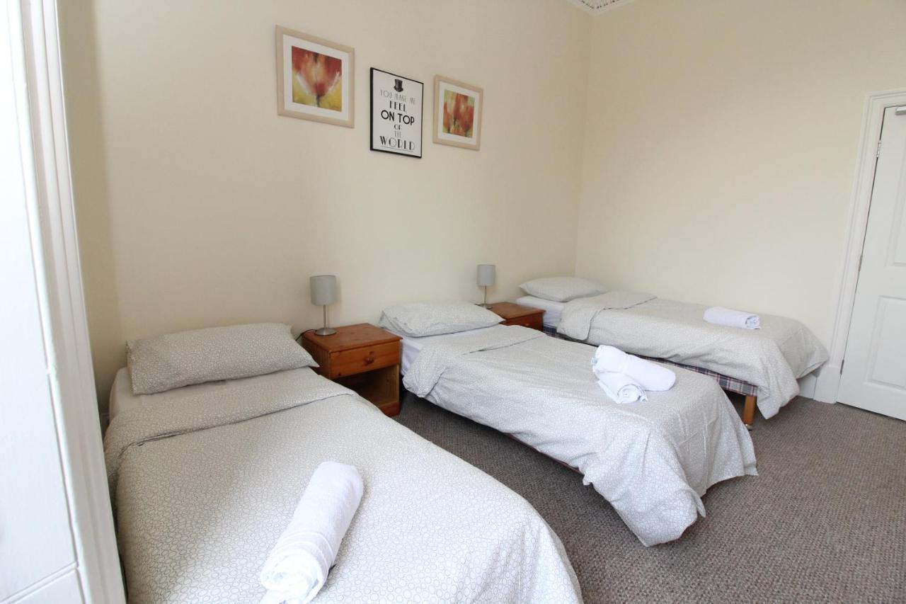 Central Two Bedroom Victorian Apartment With Free Parking 爱丁堡 外观 照片
