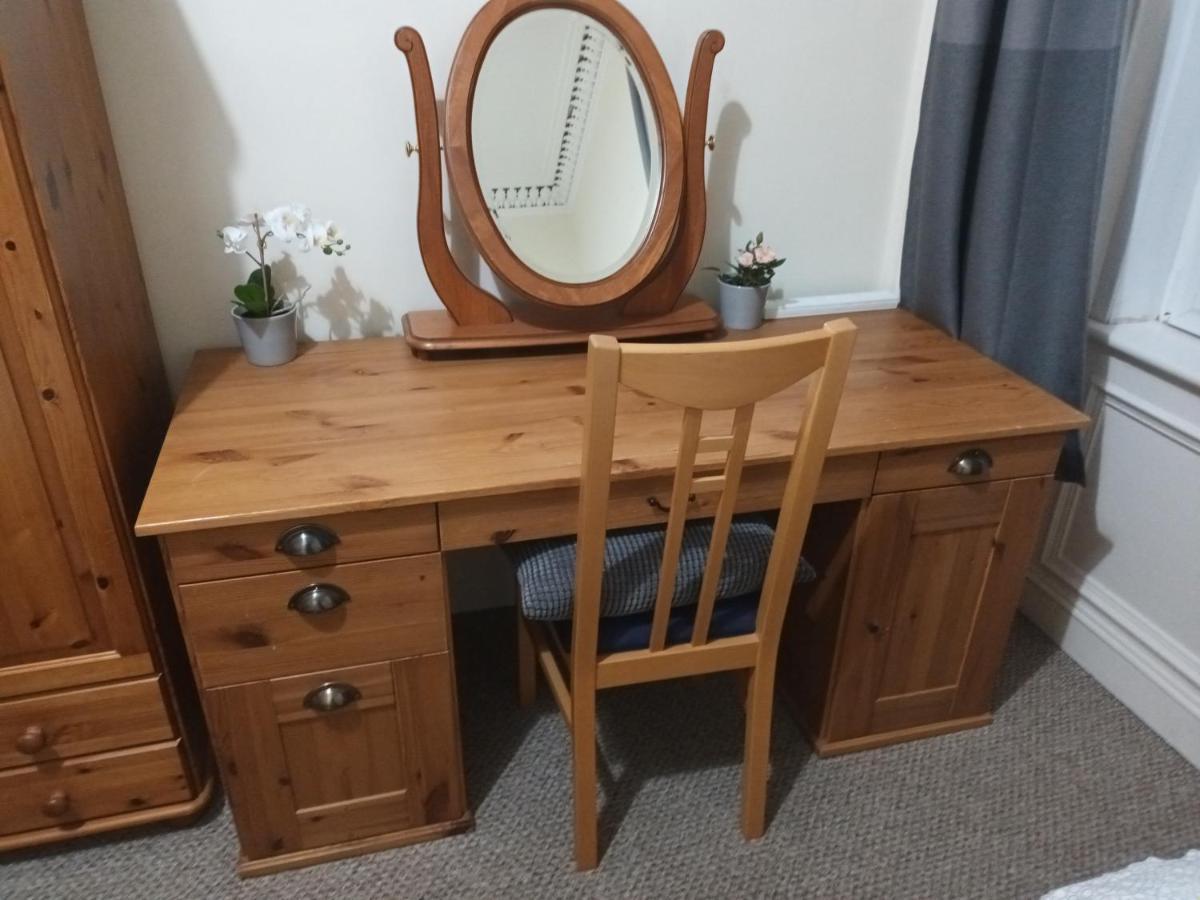 Central Two Bedroom Victorian Apartment With Free Parking 爱丁堡 外观 照片